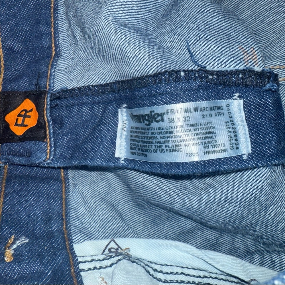 WRANGLER® FR FLAME RESISTANT ORIGINAL FIT JEAN Size 38x32 Medium Wash Men's - Picture 6 of 10